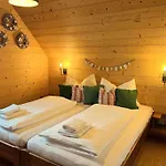 Сasa de vacaciones St Martin Chalets-2 By Interhome